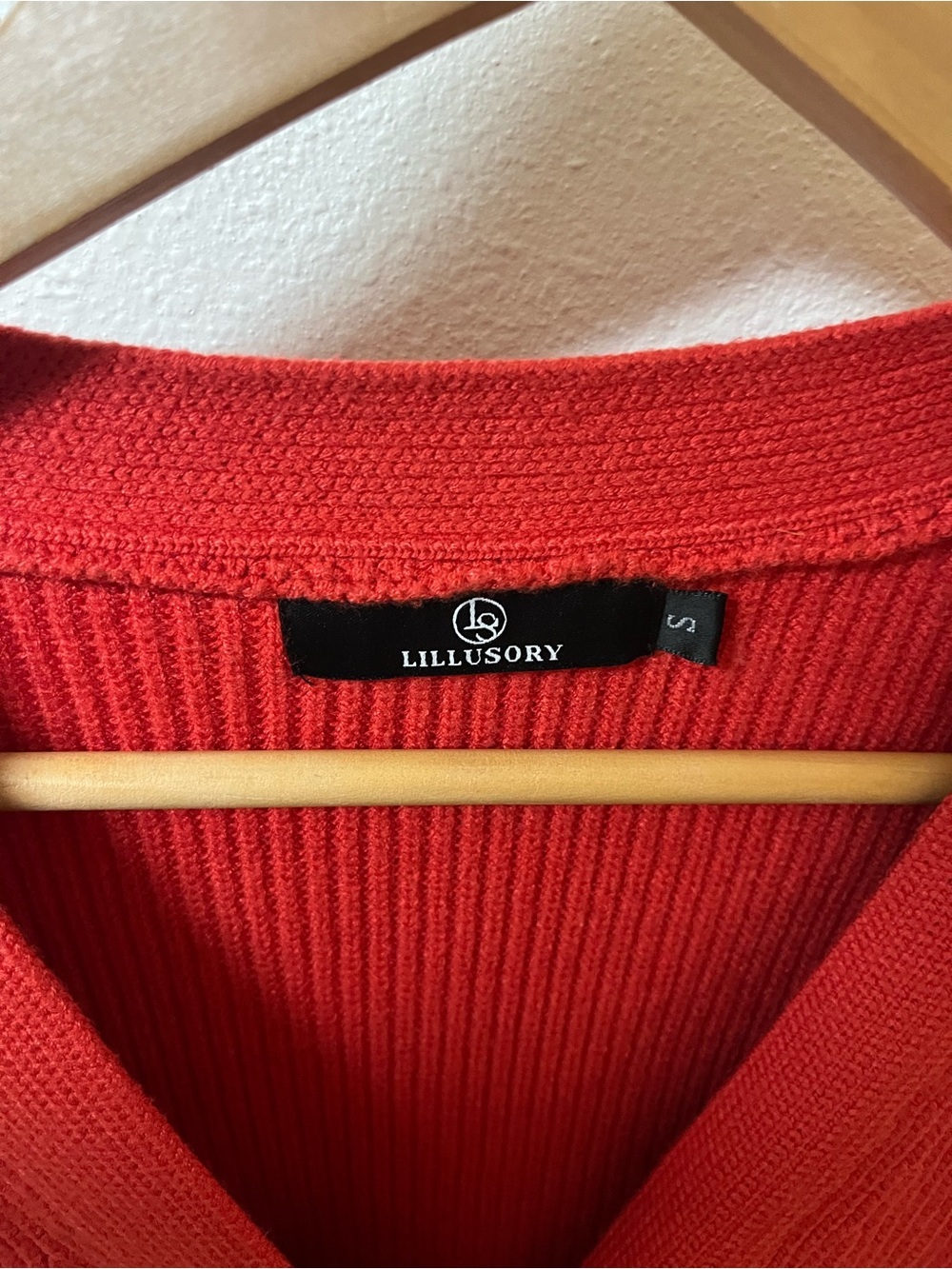 Coral colored V-Neck Button Front Cardigan Sweater women’s size S - Picture 2 of 4